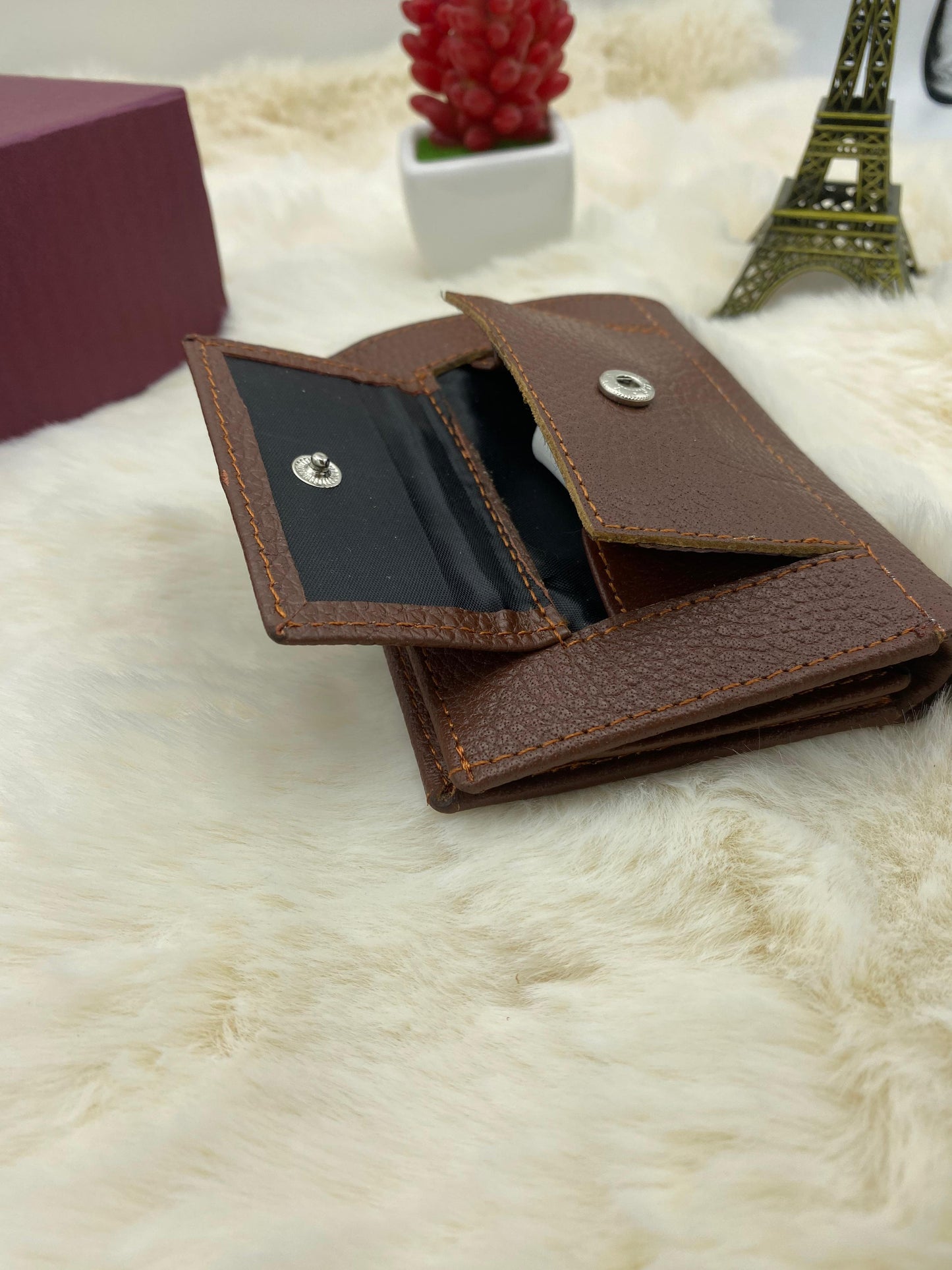 Elevate Your Style with LeatherHeight's Pure Cow Leather Wallet!