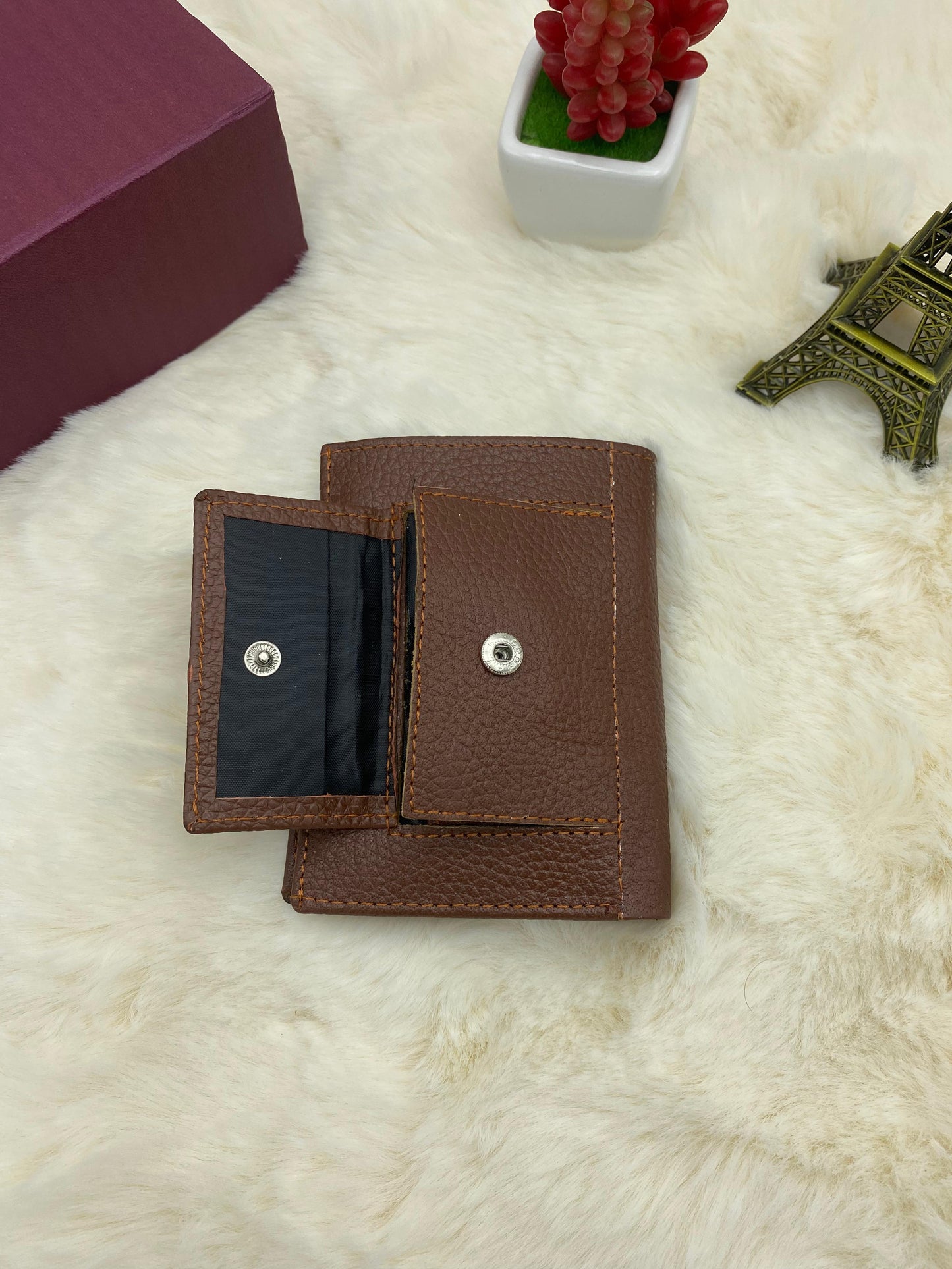 Elevate Your Style with LeatherHeight's Pure Cow Leather Wallet!