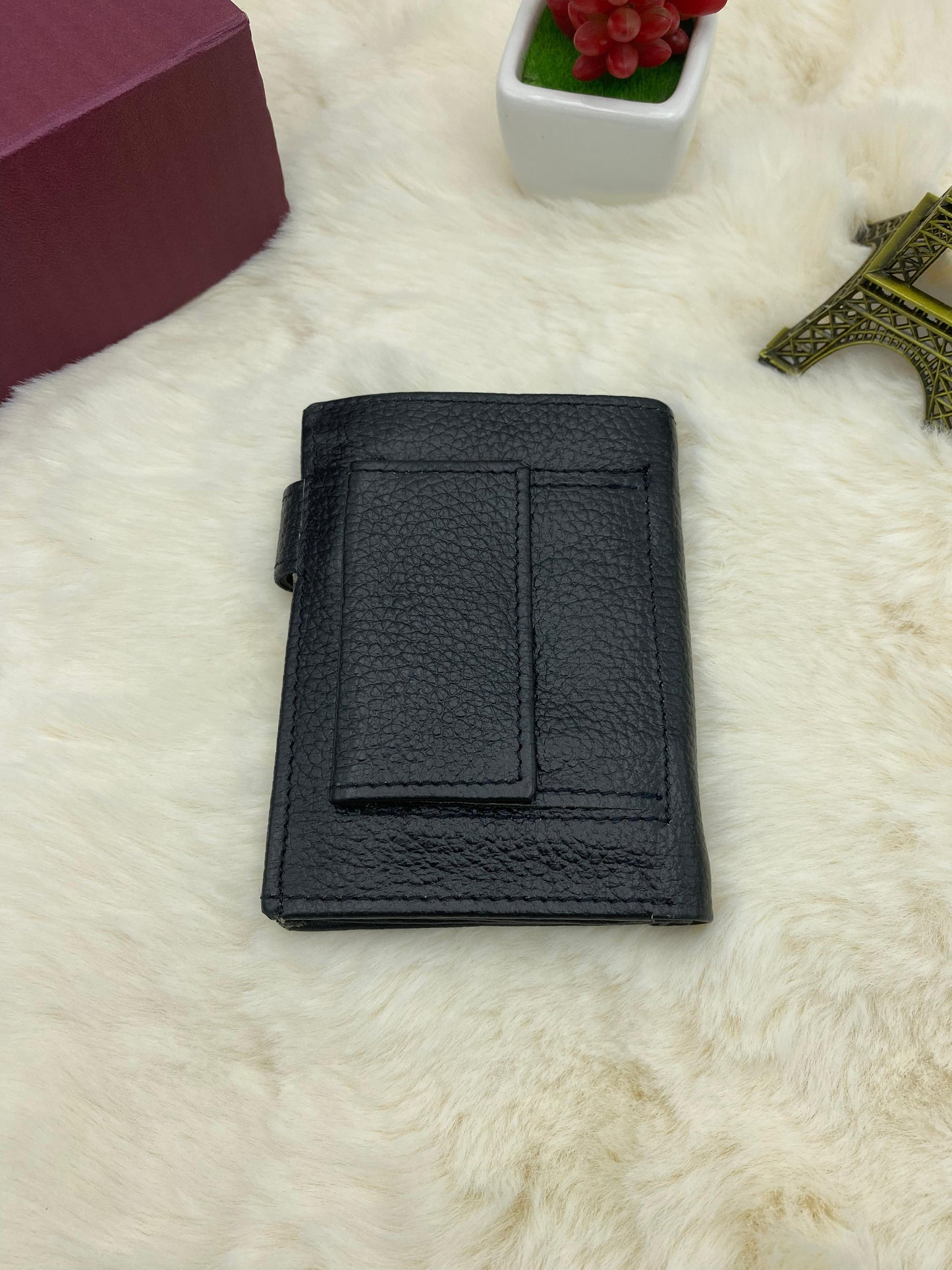 Elevate Your Style with LeatherHeight's Pure Cow Leather Wallet!