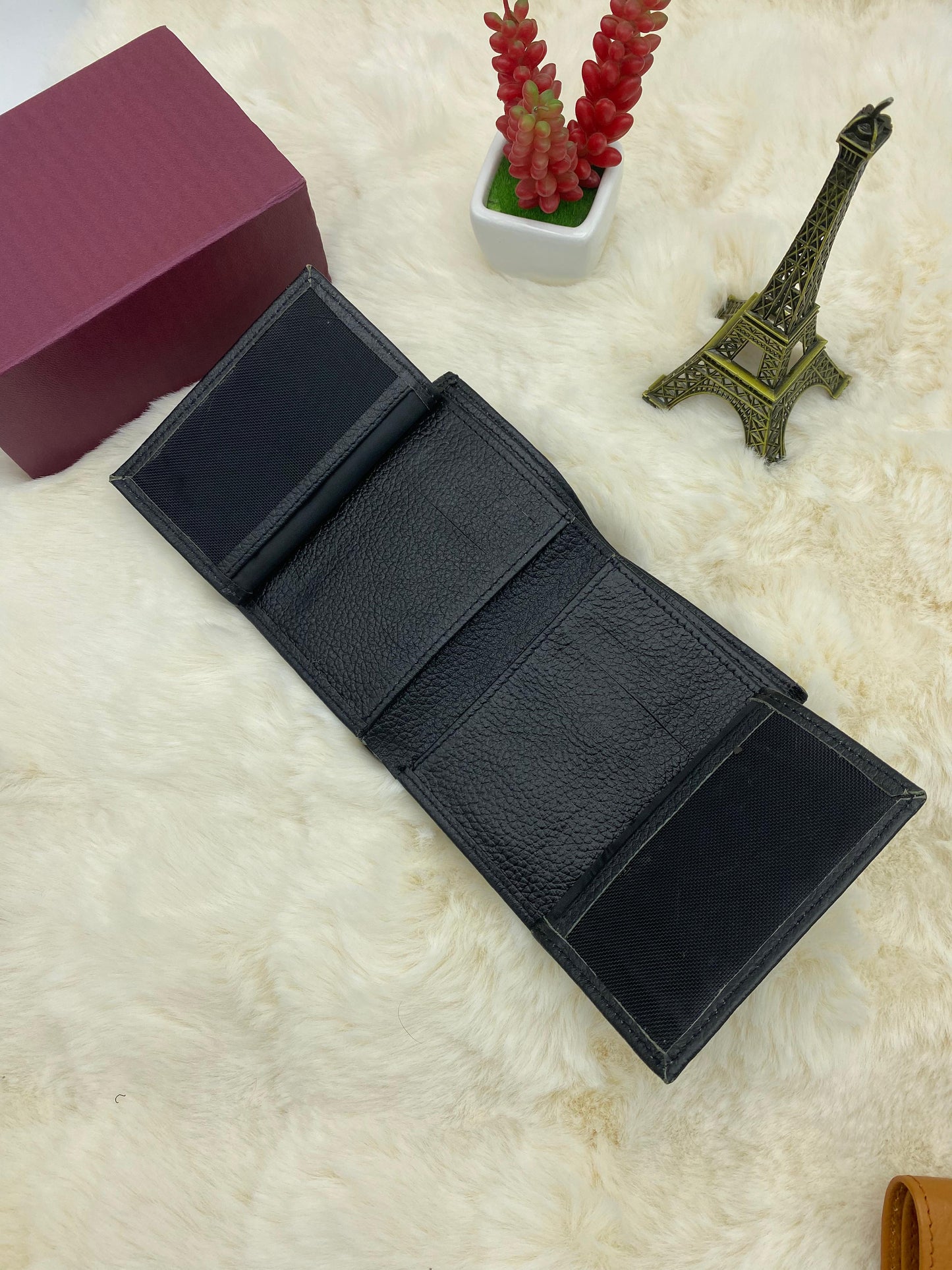 Elevate Your Style with LeatherHeight's Pure Cow Leather Wallet!