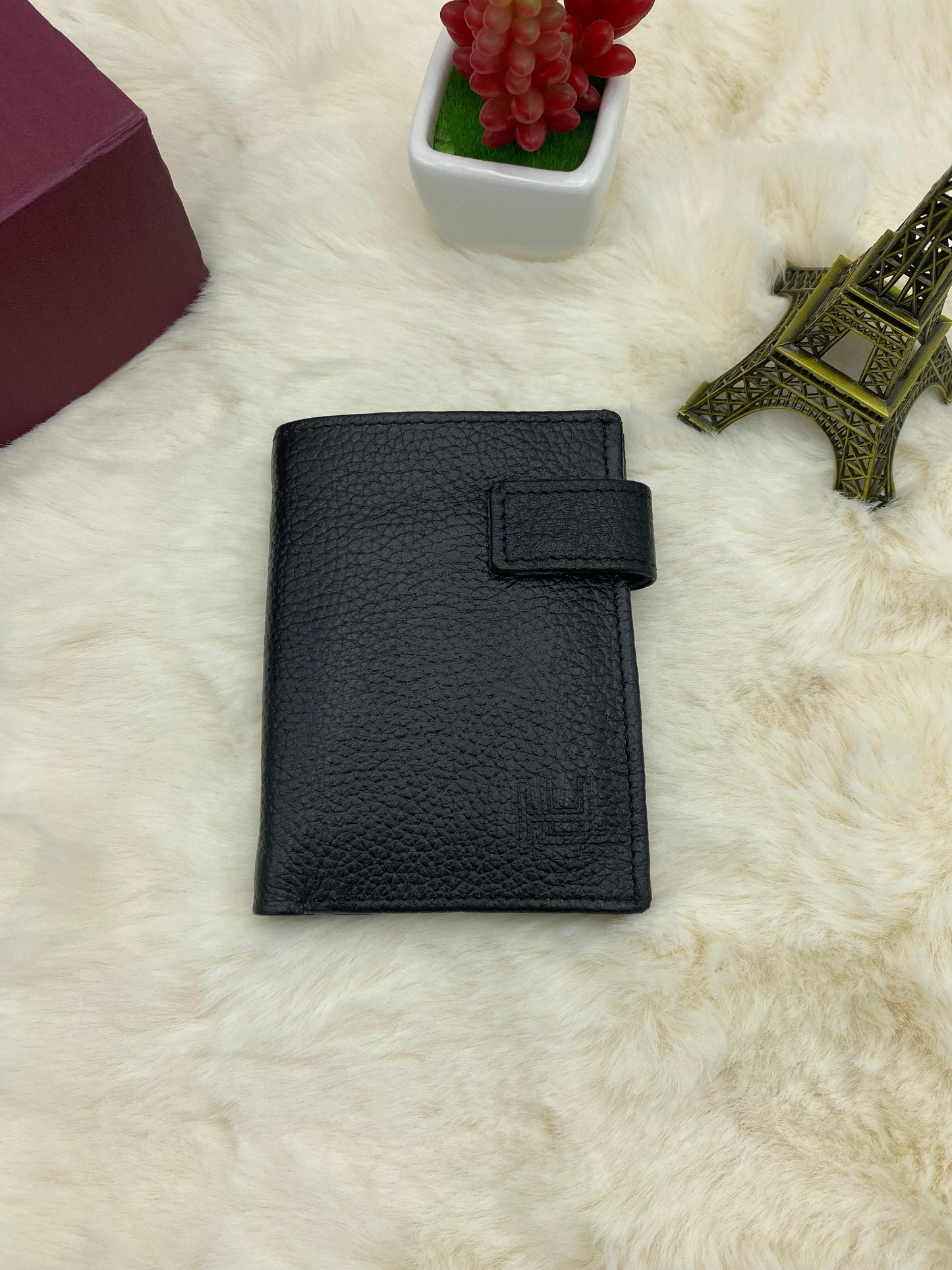 Elevate Your Style with LeatherHeight's Pure Cow Leather Wallet!