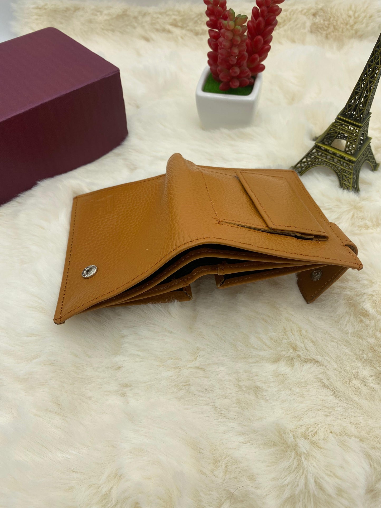 Elevate Your Style with LeatherHeight's Pure Cow Leather Wallet!