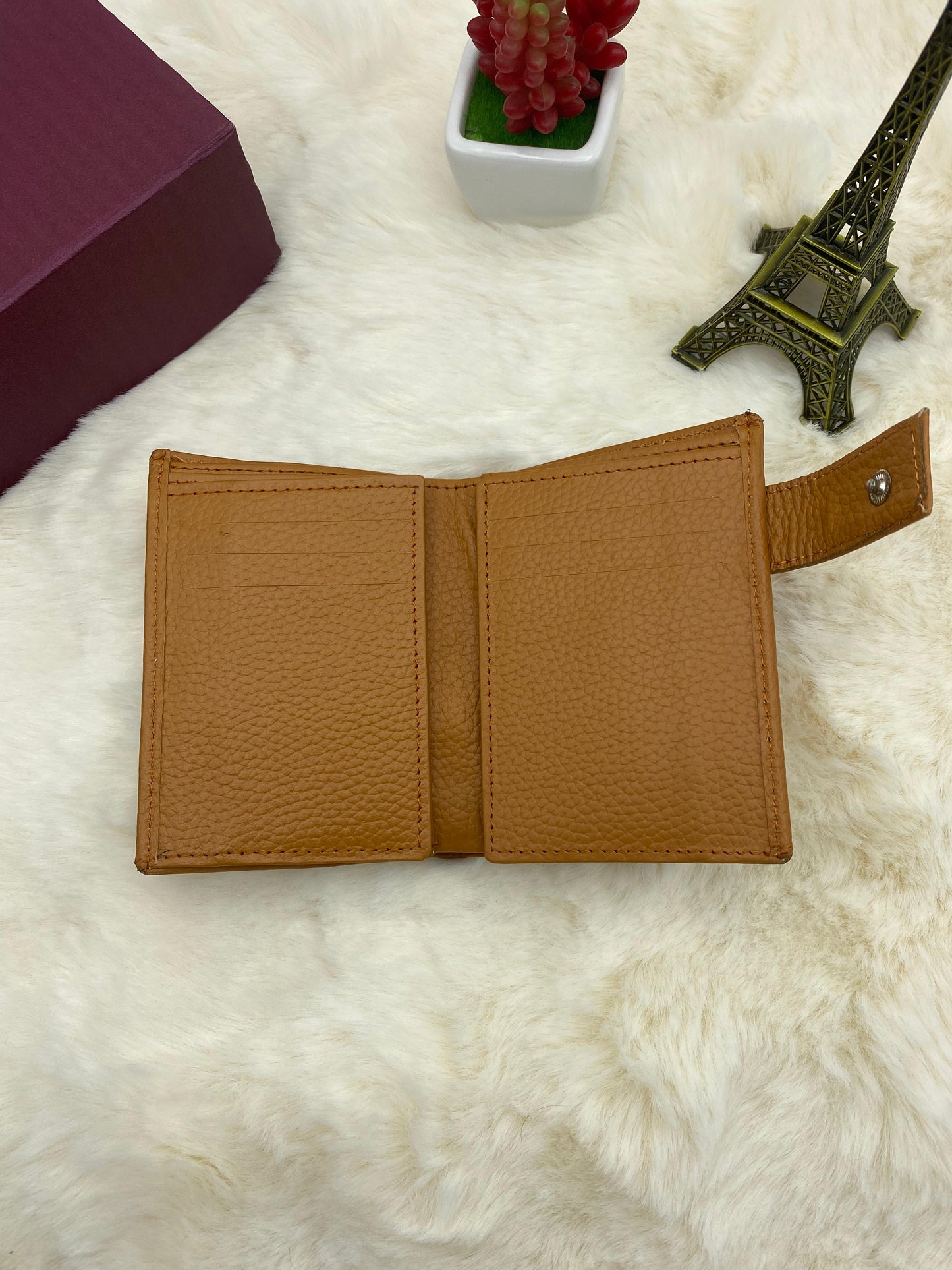 Elevate Your Style with LeatherHeight's Pure Cow Leather Wallet!